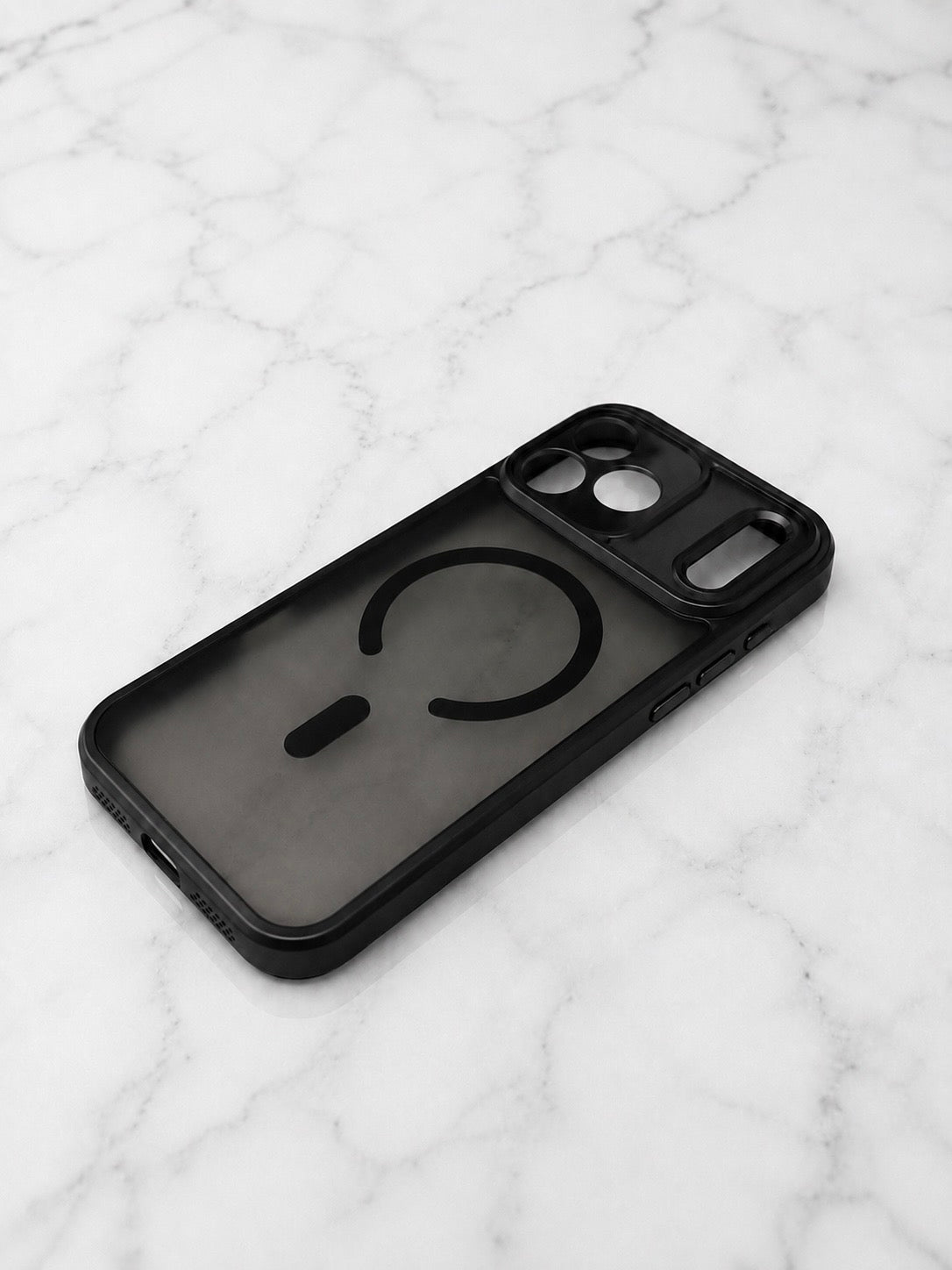 Etui na iPhone 17 pro max smoke matte