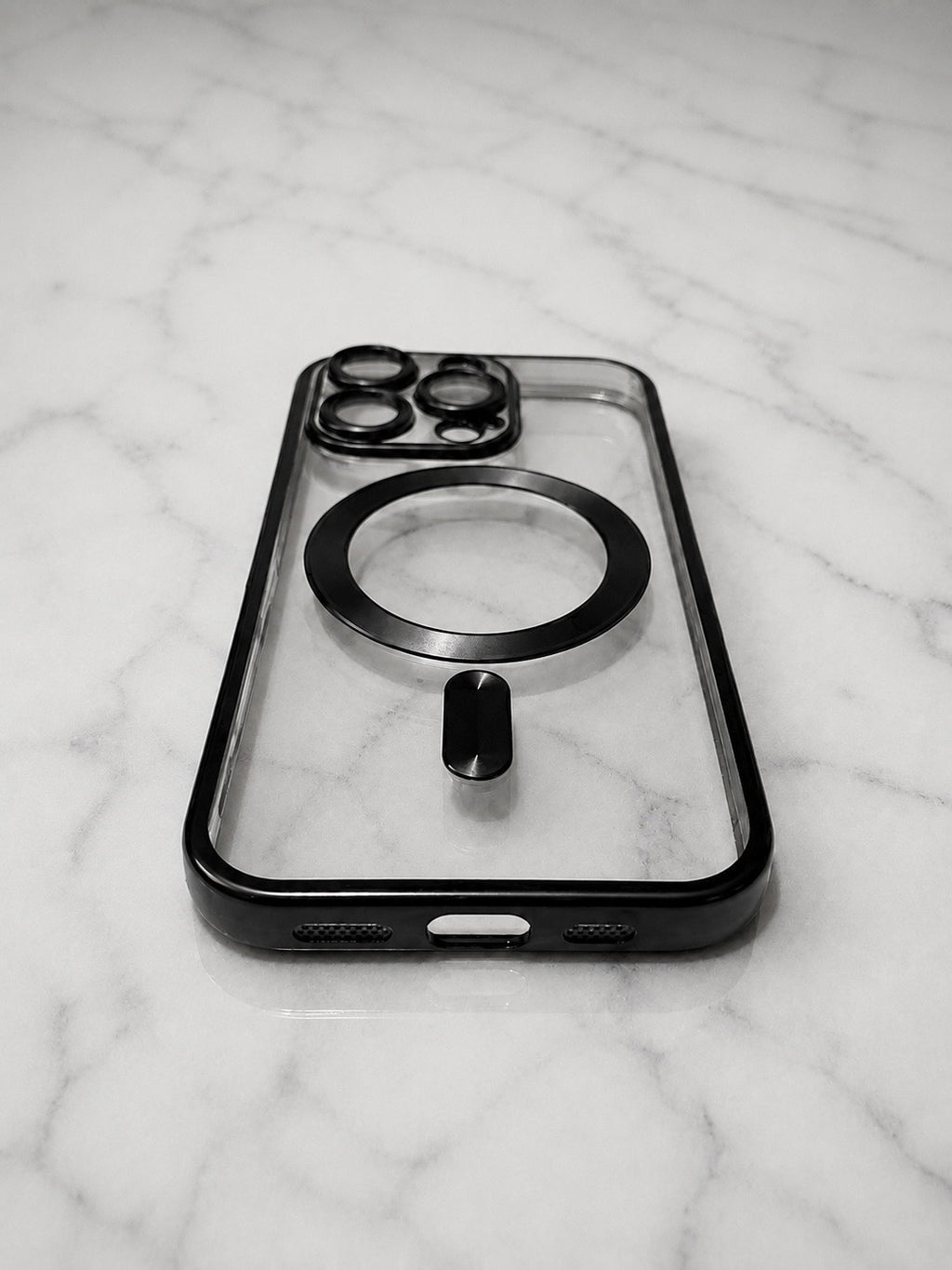 Etui na iPhone 16 pro clear black